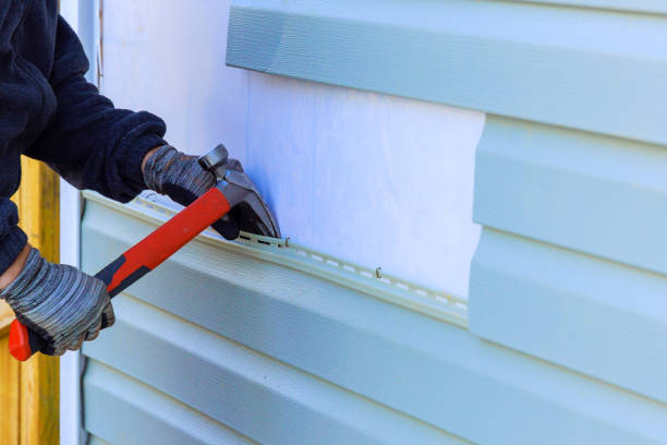 Reliable Emergency Siding Repair contractor in Lake Bluff, IL by Squared Siding